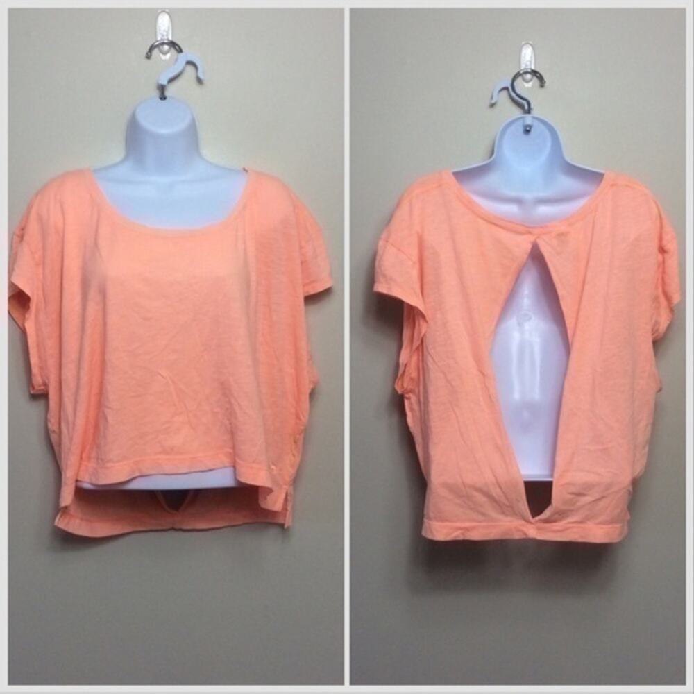 Pink Victoria’s Secret open back crop top. Peach   Large. Cotton